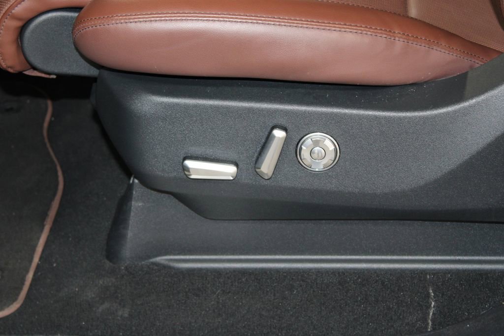 Used 2025 Lincoln Navigator Reserve AWD/4WD image 23