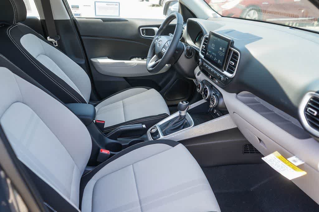 New 2026 Hyundai Venue SEL FWD image 17