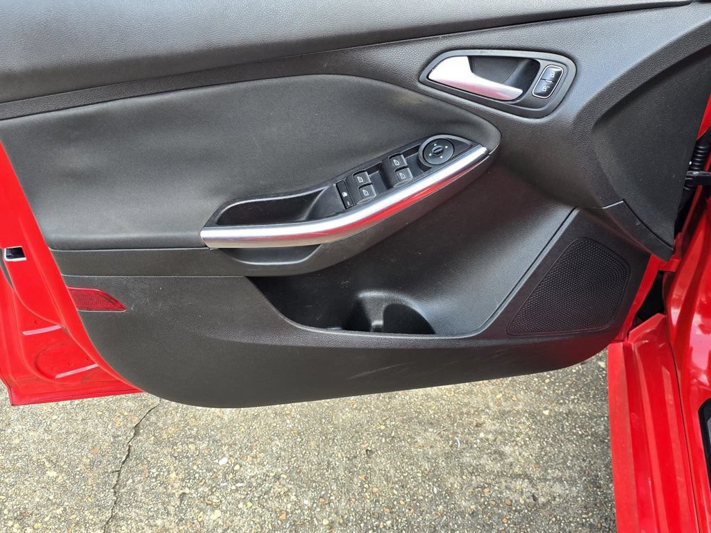 Used 2016 Ford Focus ST FWD image 27
