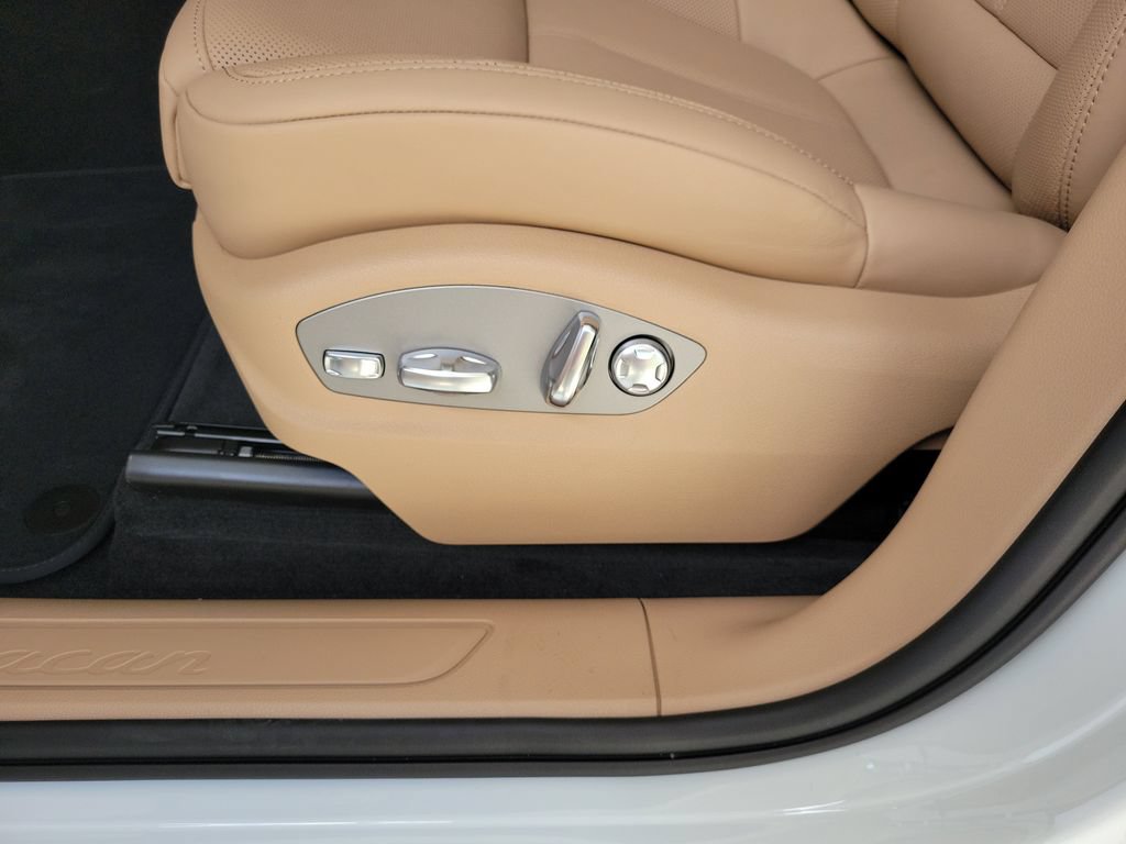 New 2026 Porsche Macan AWD/4WD image 18
