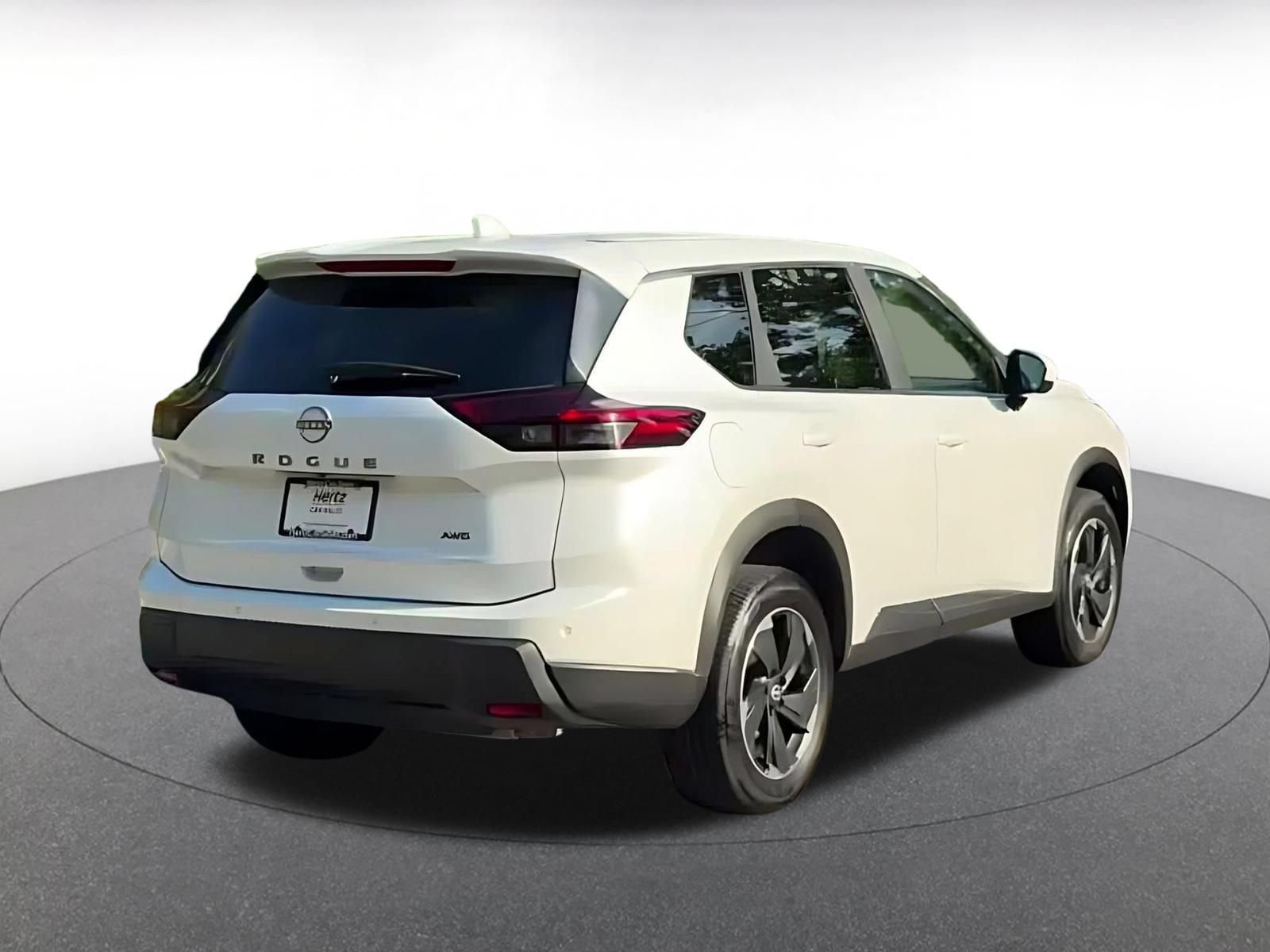 Used 2025 Nissan Rogue SV AWD/4WD image 13