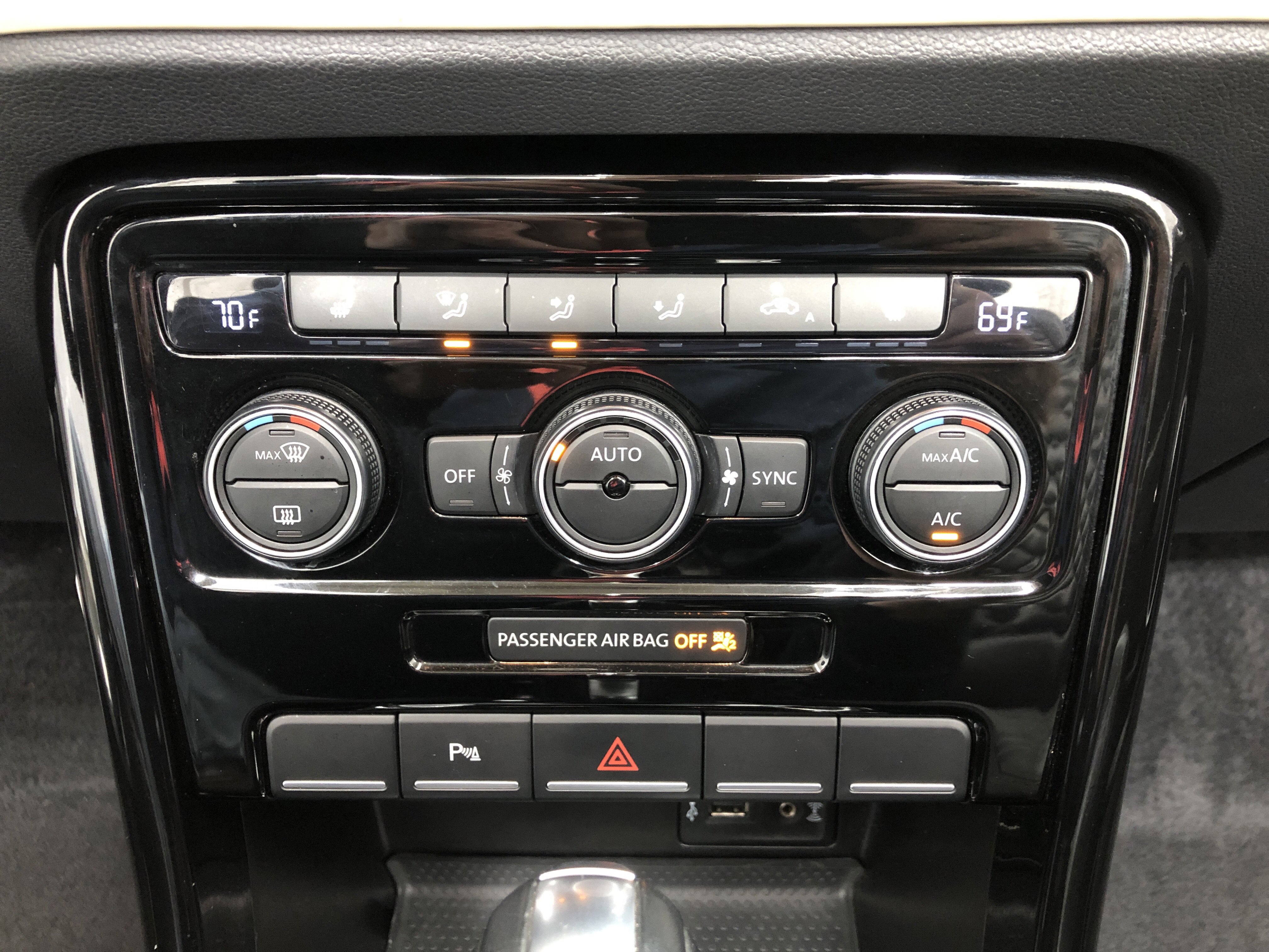 Used 2019 Volkswagen Beetle 2.0T Final Edition SEL image 19