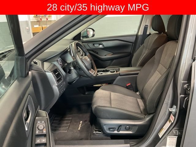 Used 2025 Nissan Rogue SV AWD/4WD image 10