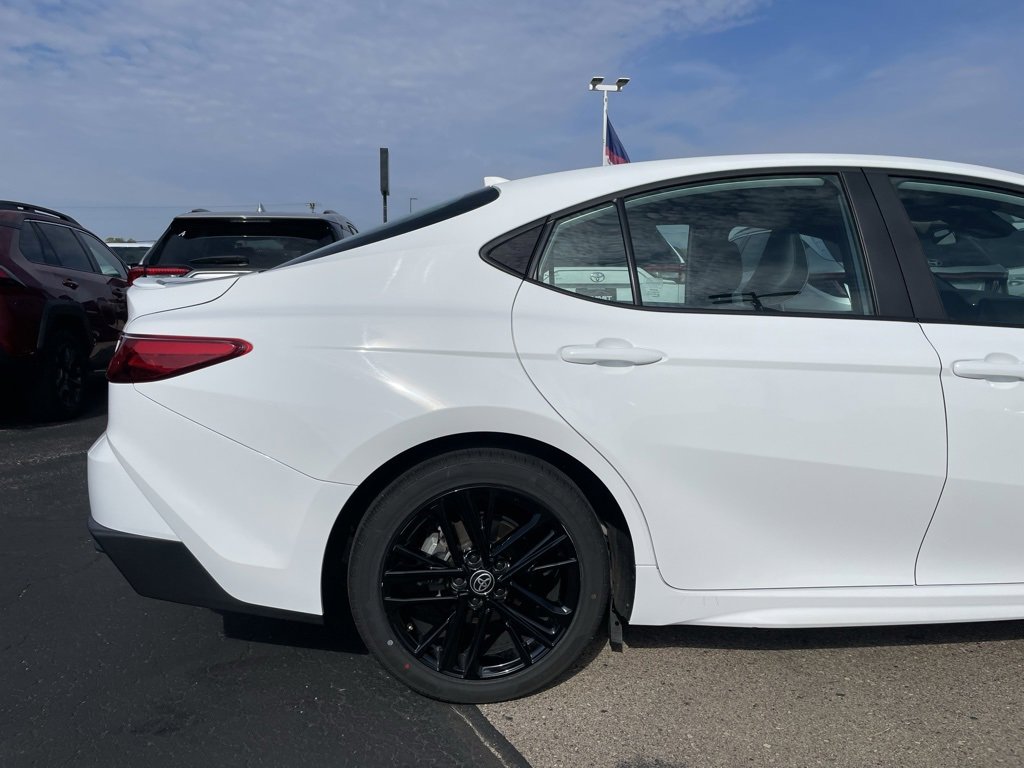 Used 2025 Toyota Camry SE image 26