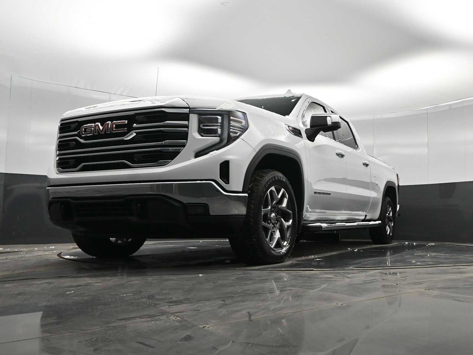 Used 2023 GMC Sierra 1500 SLT w/ SLT Convenience Package image 34