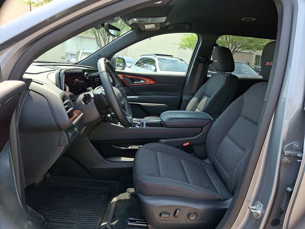 Used 2024 Chevrolet Traverse Z71 w/ Enhanced Driving Package AWD/4WD image 13