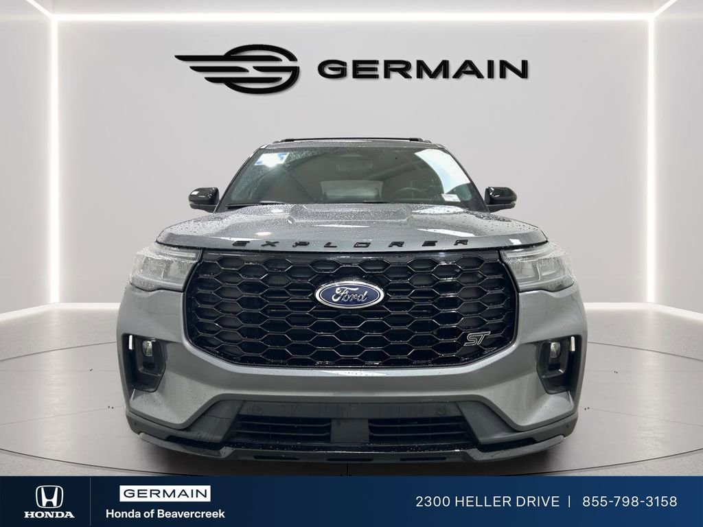 Used 2025 Ford Explorer ST AWD/4WD image 2