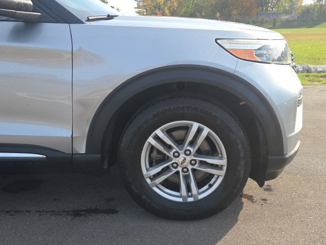 Used 2020 Ford Explorer XLT AWD/4WD image 4