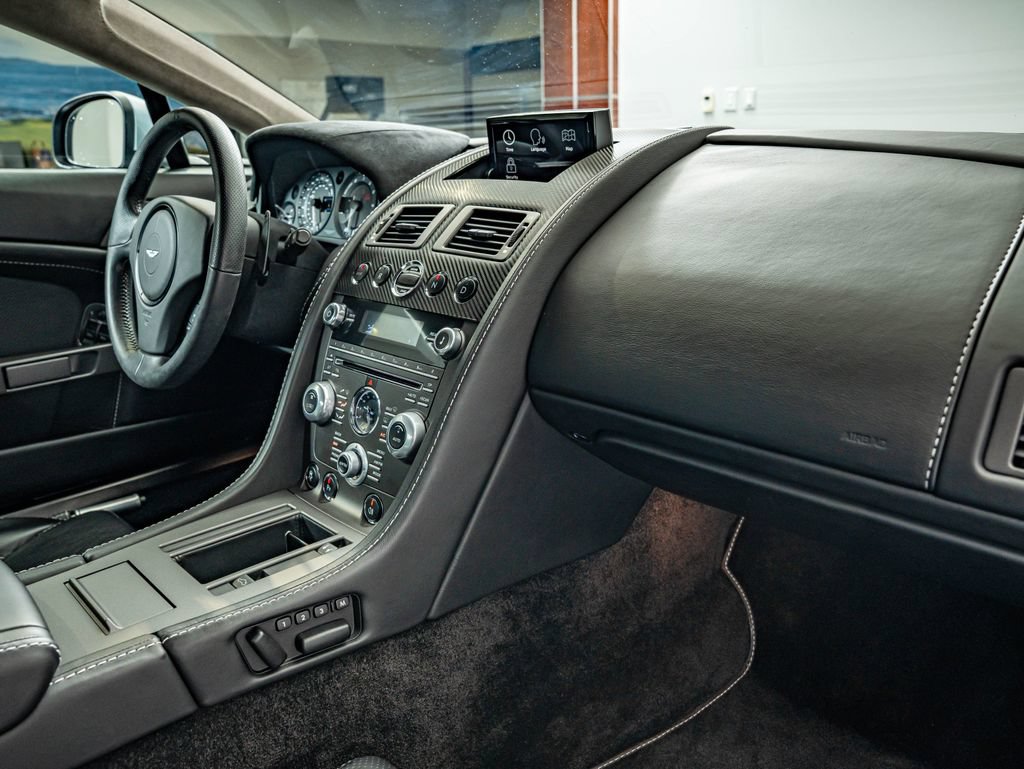 Used 2015 Aston Martin V8 Vantage GT RWD image 39