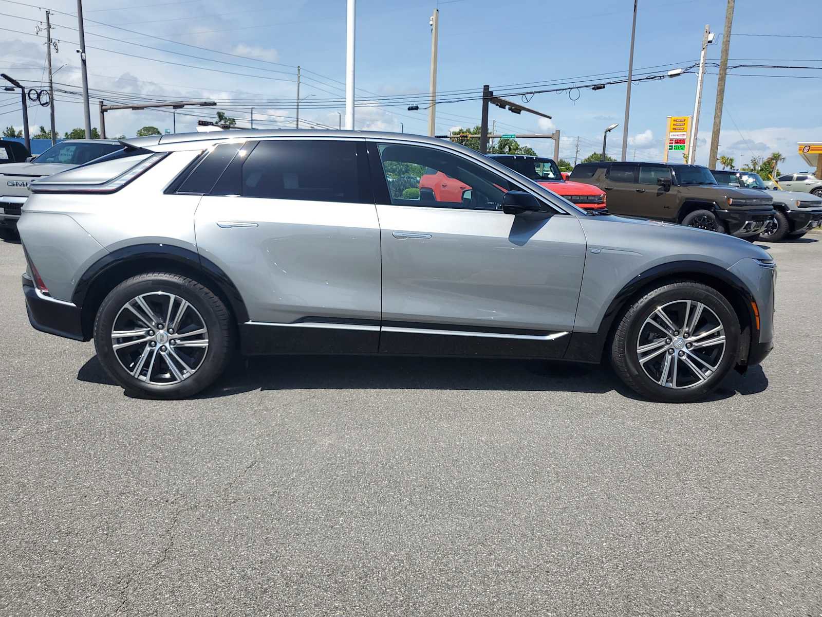 New 2025 Cadillac Lyriq Luxury image 7