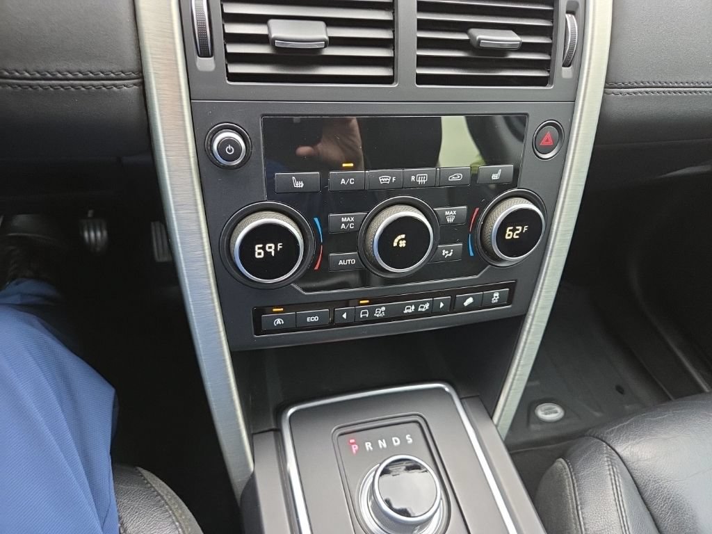 Used 2015 Land Rover Discovery Sport SE AWD/4WD image 18