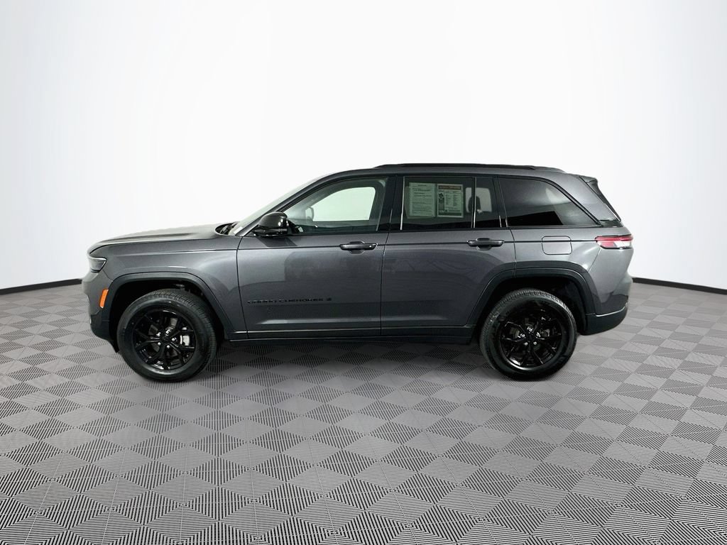 Certified 2025 Jeep Grand Cherokee Altitude AWD/4WD image 7