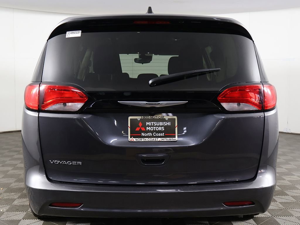 Used 2023 Chrysler Voyager LX FWD image 9