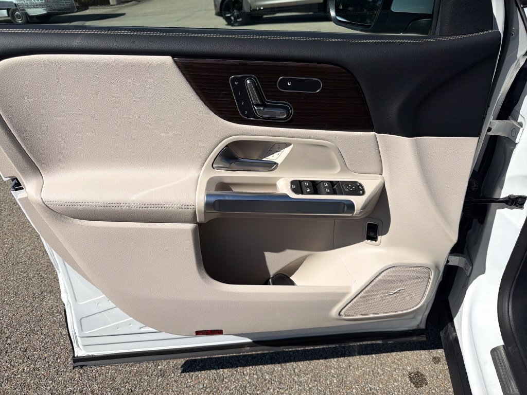 New 2026 Mercedes-Benz GLB 250 4MATIC image 17