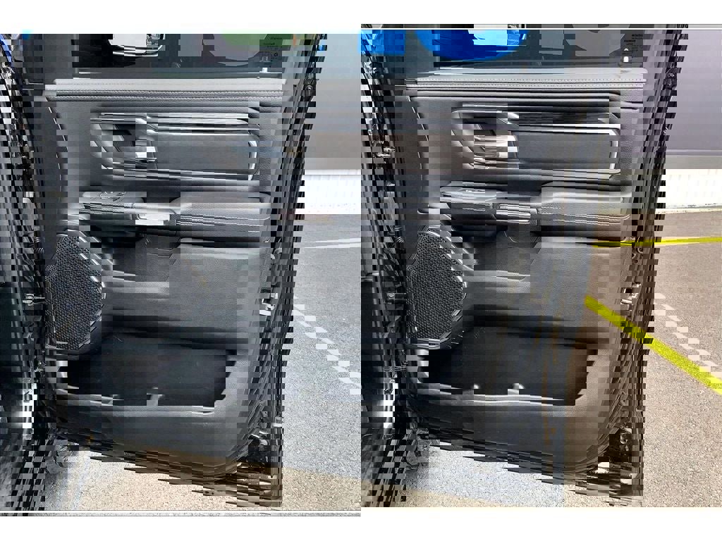 Used 2024 RAM 1500 Laramie image 25