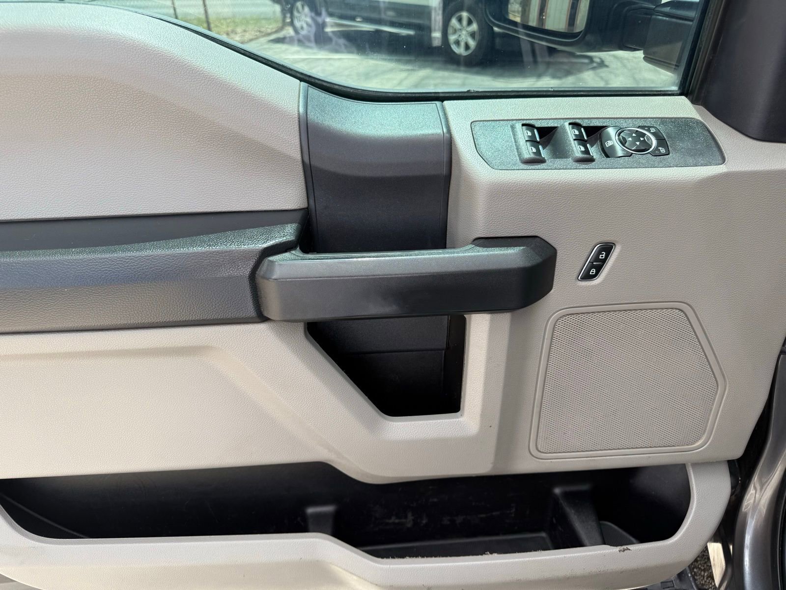 Used 2022 Ford F350 XL w/ Power Equipment Group image 9