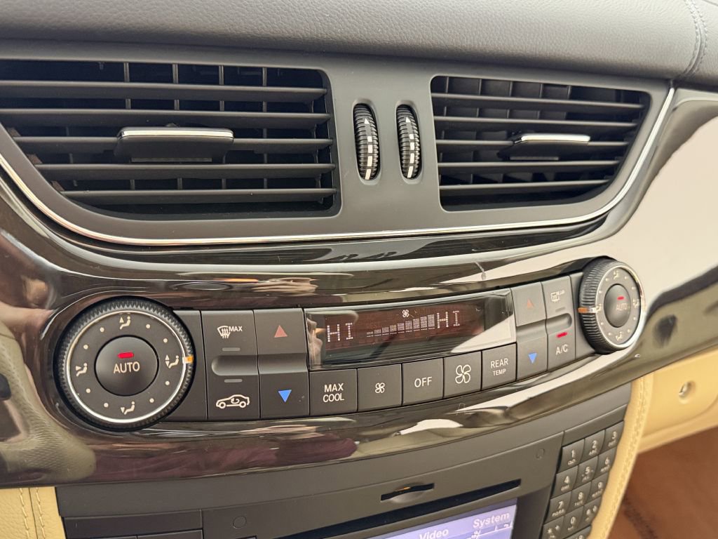 Used 2011 Mercedes-Benz CLS 550 image 26