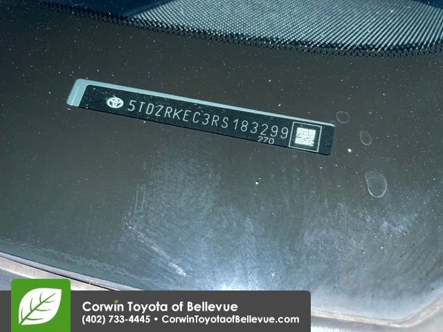 Used 2024 Toyota Sienna Limited image 31