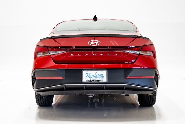 Used 2025 Hyundai Elantra Sport FWD image 31