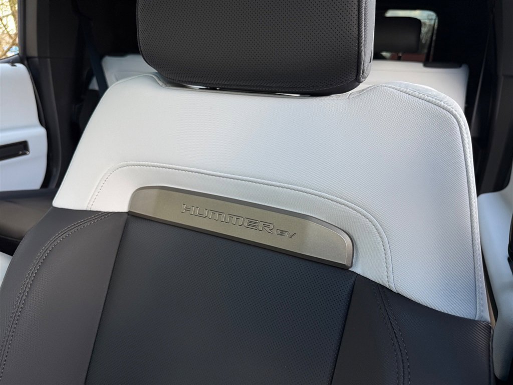 Used 2024 GMC Hummer EV 3X w/ LPO, Illumination Package image 55