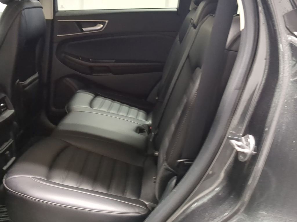 Used 2020 Ford Edge SEL image 32