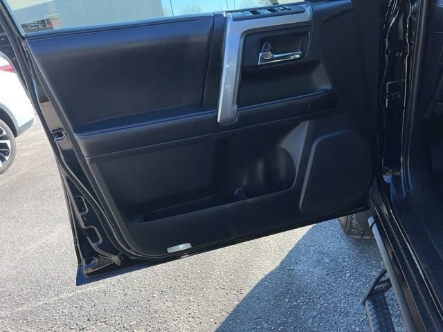 Used 2017 Toyota 4Runner SR5 RWD image 28