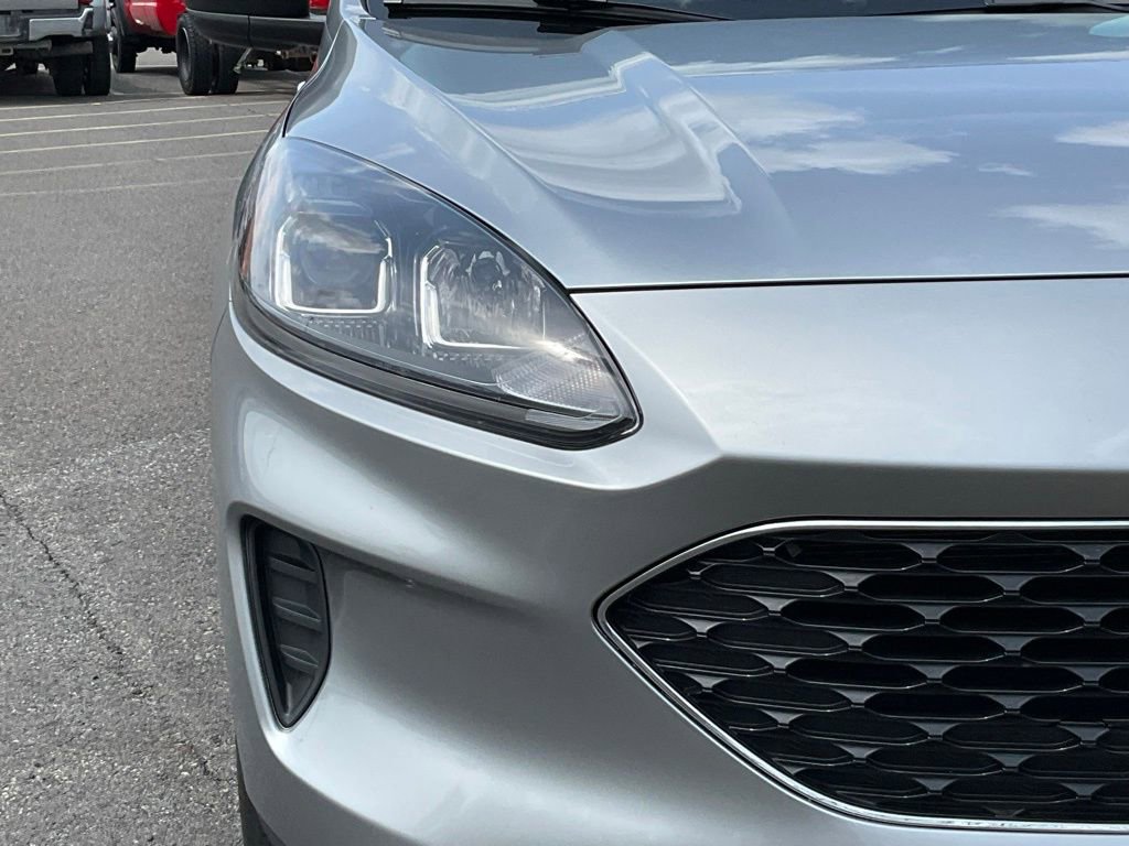 Certified 2022 Ford Escape SE w/ Cold Weather Package image 2