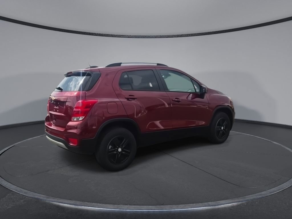 Used 2022 Chevrolet Trax LT w/ LT Convenience Package image 8