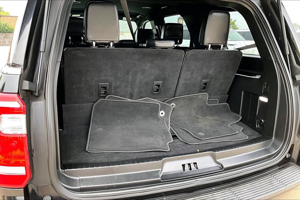 Used 2019 Ford Expedition XLT w/ Equipment Group 201A AWD/4WD image 33