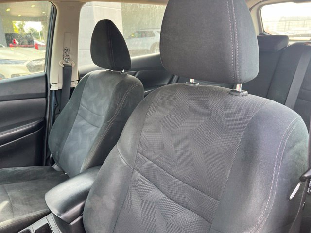 Used 2016 Nissan Rogue S AWD/4WD image 13