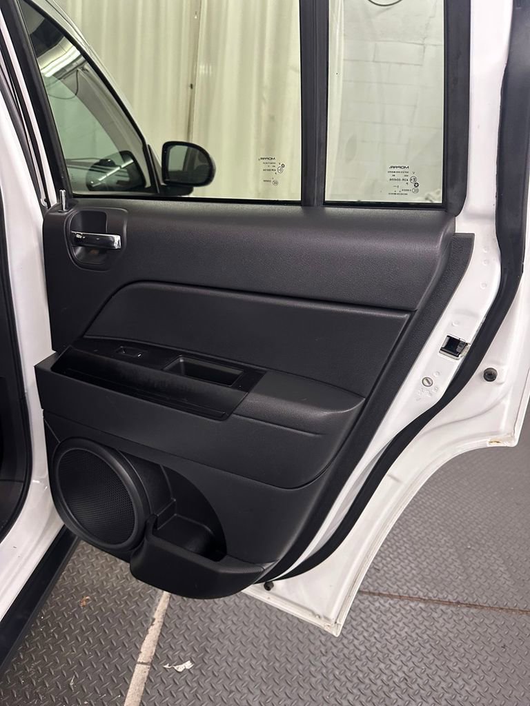 Used 2016 Jeep Compass Sport w/ Power Value Group image 25