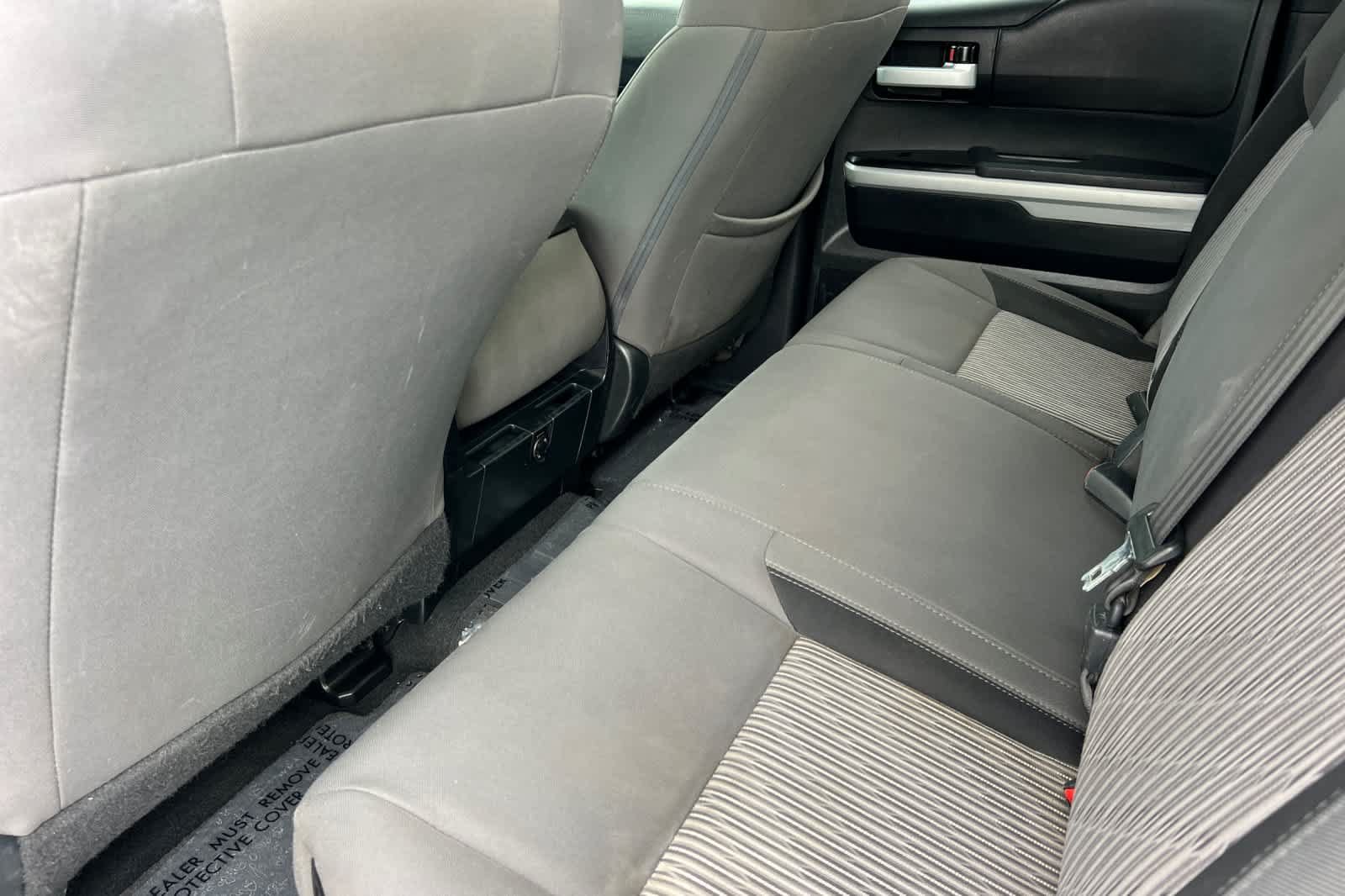 Used 2016 Toyota Tundra SR5 w/ Tow Package RWD image 4