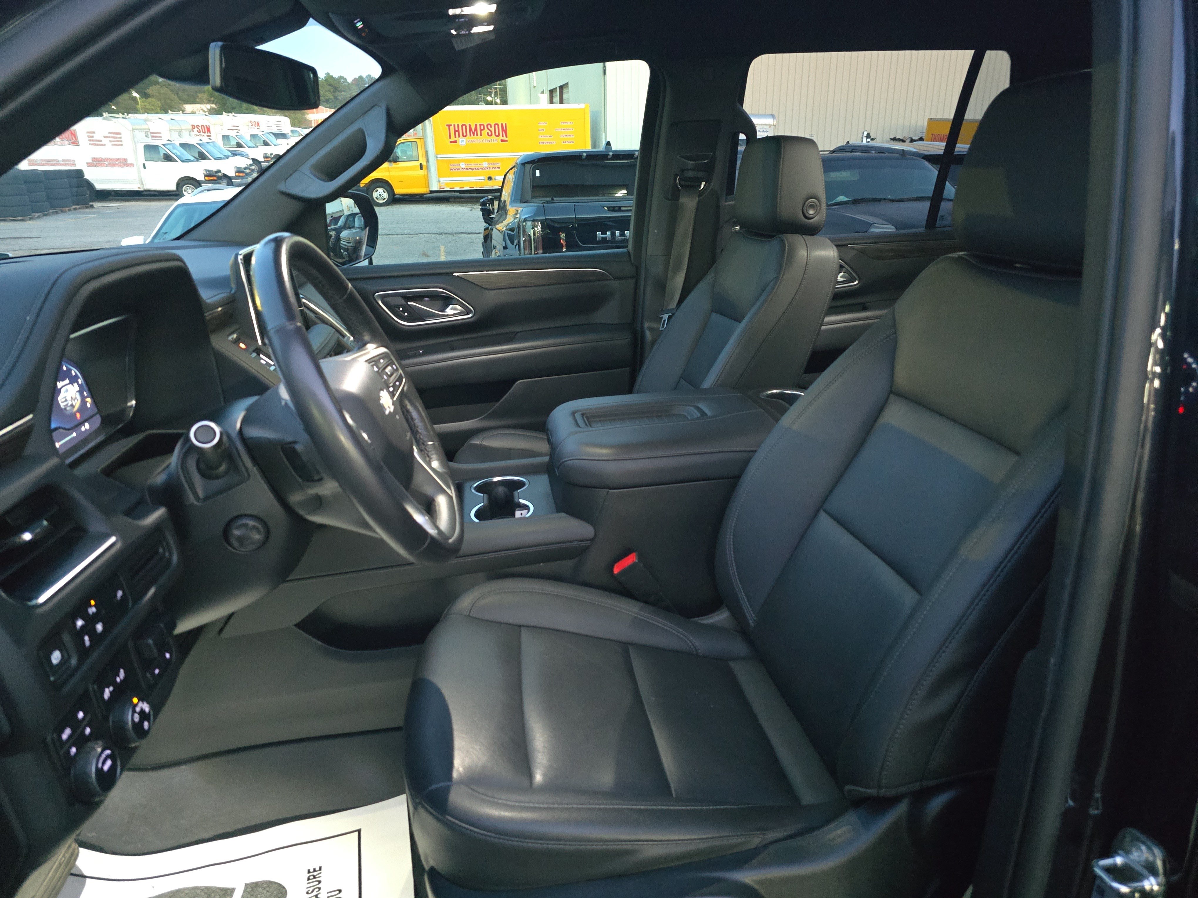 Used 2022 Chevrolet Tahoe LT w/ Luxury Package AWD/4WD image 15