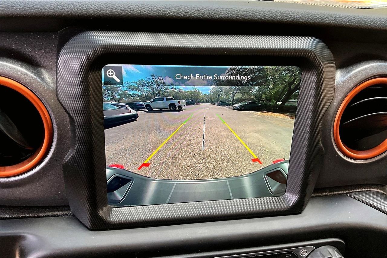 Used 2022 Jeep Gladiator Mojave w/ Trailer Tow Package image 13