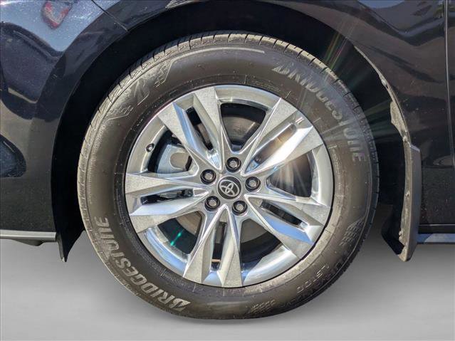 Used 2024 Toyota Sienna Limited image 26
