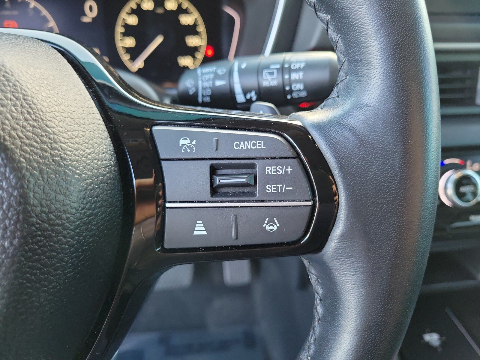 Used 2024 Honda Pilot Touring image 19