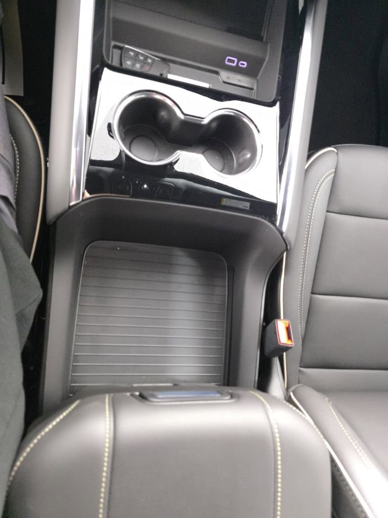 New 2025 Chevrolet Suburban Premier w/ Sun And Tow Package AWD/4WD image 25