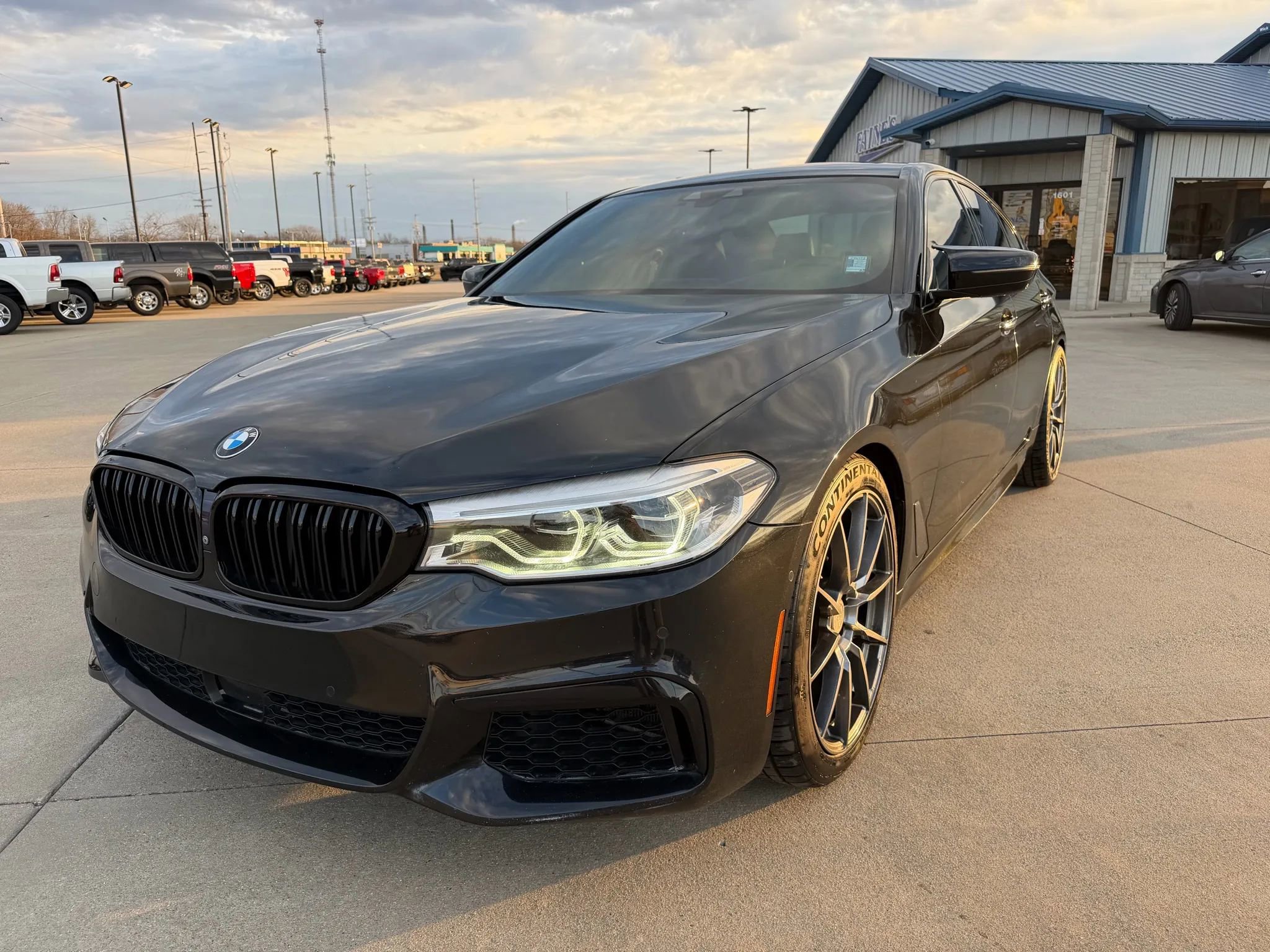 Used 2018 BMW M550i xDrive M550i xDrive Sedan 4D w/ Driving Assistance Package image 3