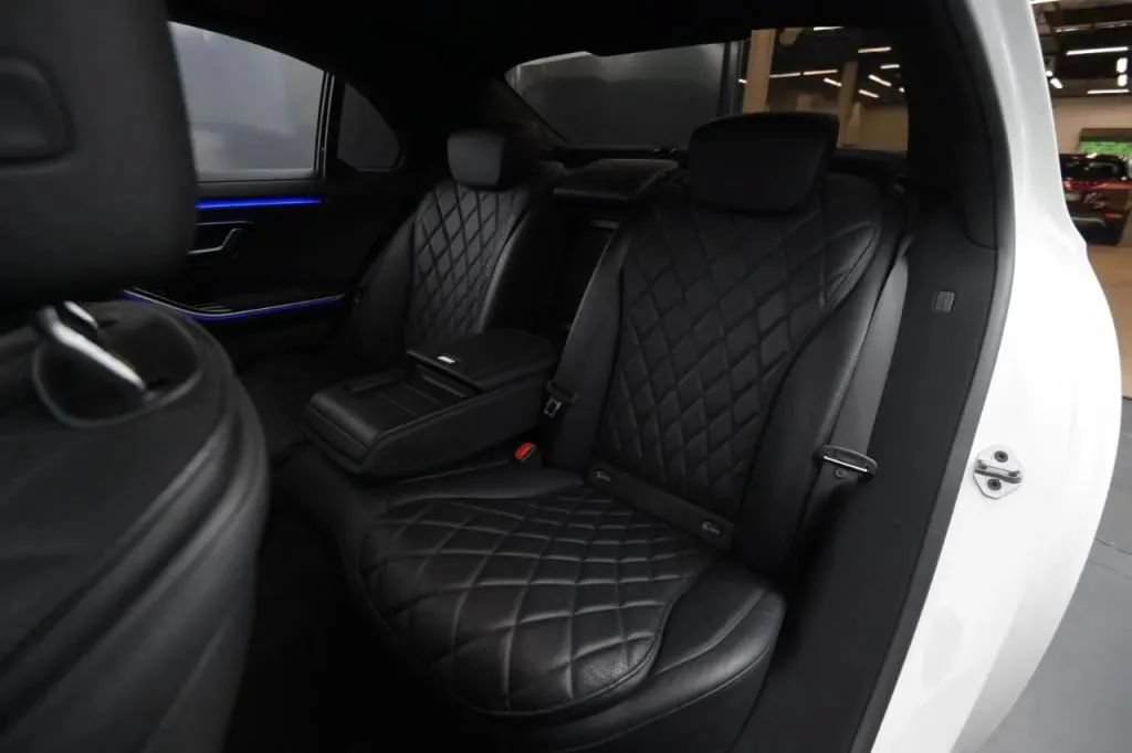 Used 2022 Mercedes-Benz S 580 4MATIC Sedan w/ AMG Line Package image 42