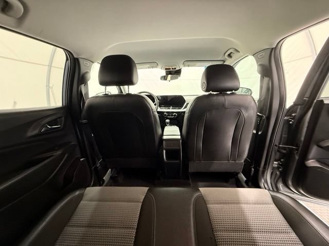 Used 2025 Chevrolet Trax LT FWD image 27