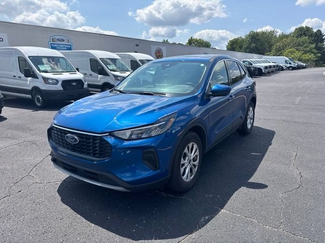 Used 2023 Ford Escape Active w/ Tech Pack #2 AWD/4WD image 1
