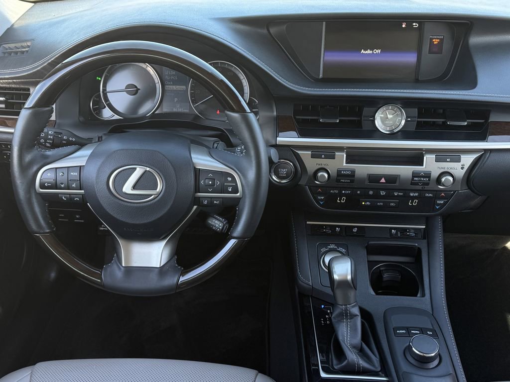 Used 2018 Lexus ES 350 w/ Premier Package image 11