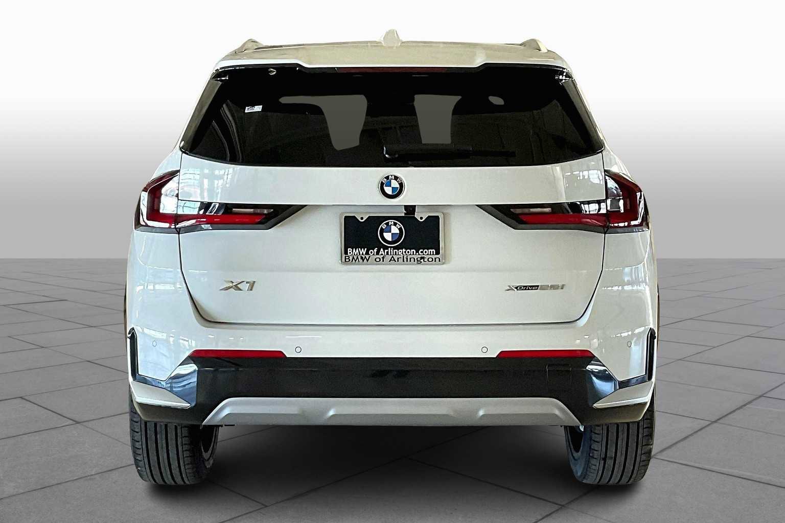 Used 2025 BMW X1 xDrive28i w/ Technology Package image 4