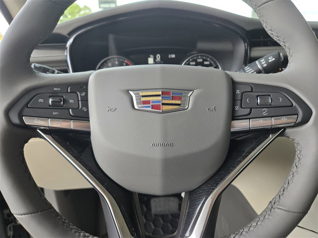 Used 2025 Cadillac XT6 Premium Luxury image 33