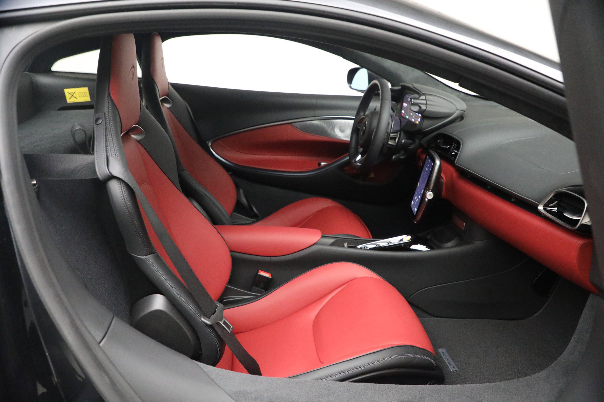 New 2026 McLaren Artura image 25