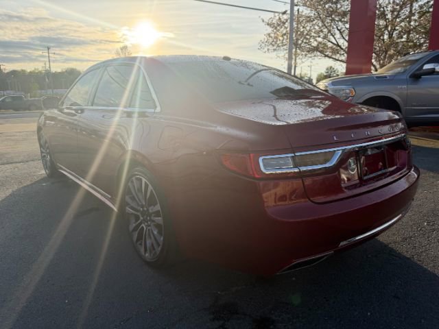 Used 2017 Lincoln Continental Select image 4