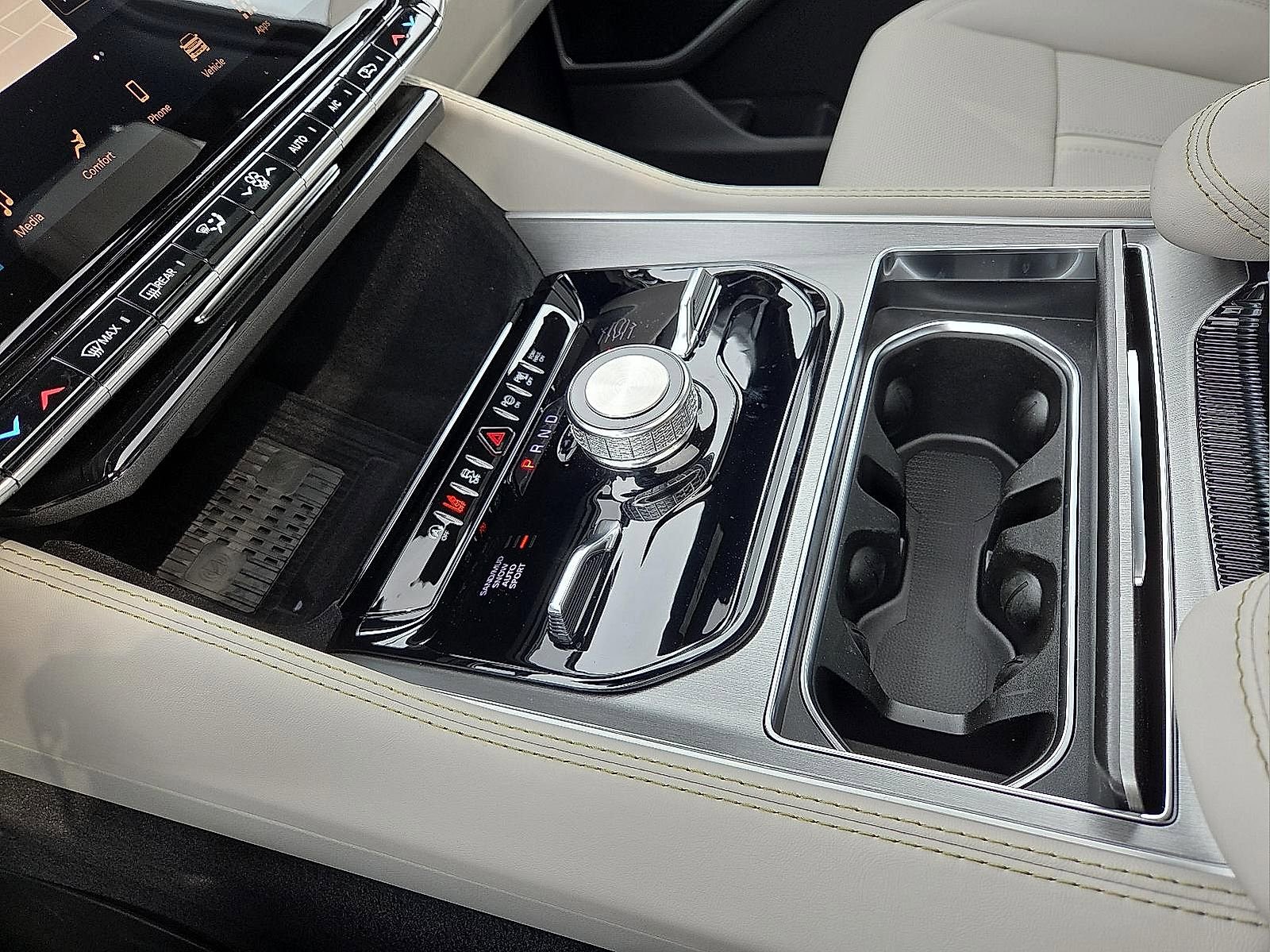New 2026 Jeep Grand Wagoneer L Limited AWD/4WD image 25