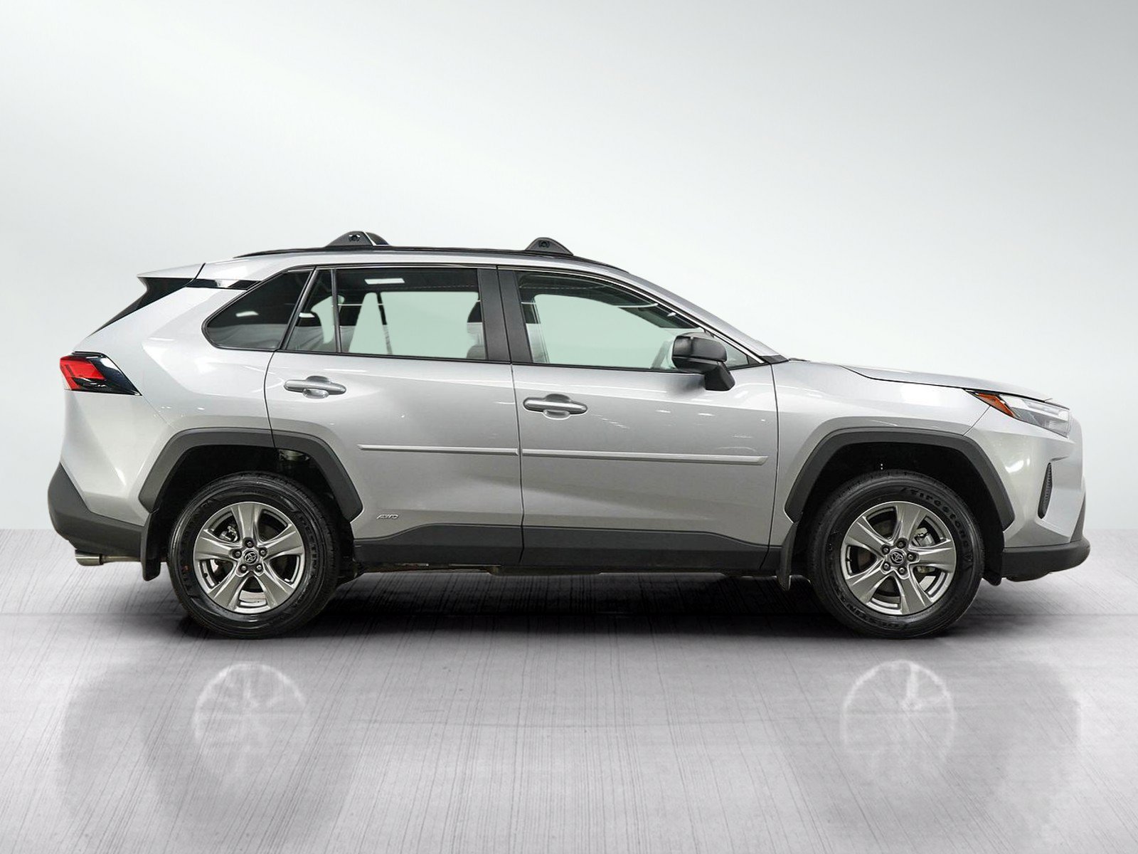 Used 2025 Toyota RAV4 LE AWD/4WD image 6