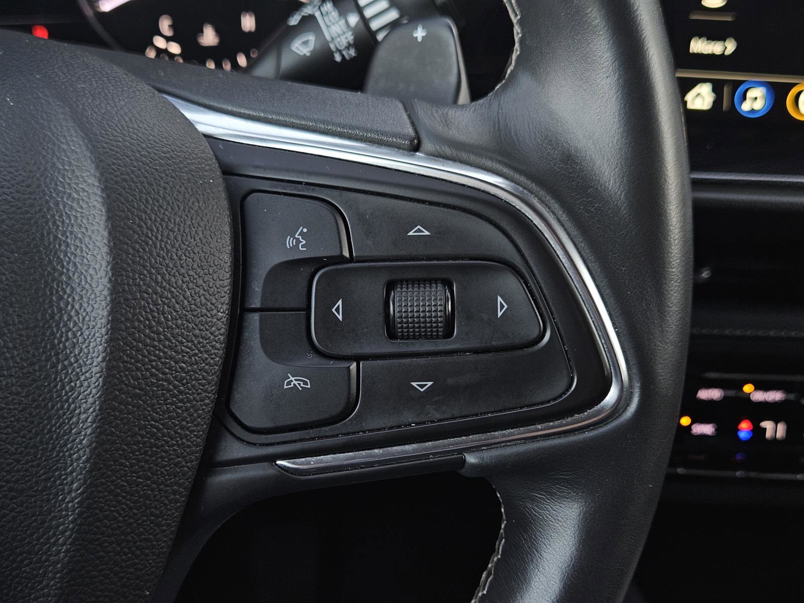 Used 2023 Buick Envision Essence image 16