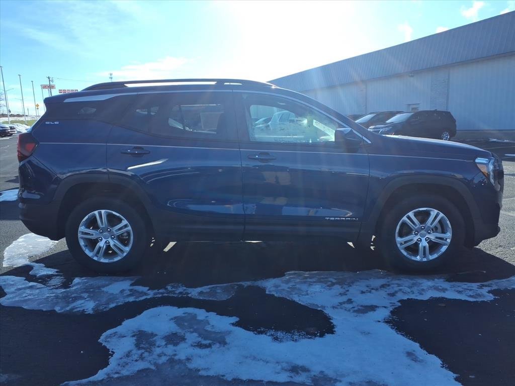 Certified 2022 GMC Terrain SLE w/ Driver Convenience Package image 2